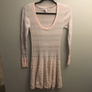 VS baby pink & silver sweater dress🛍